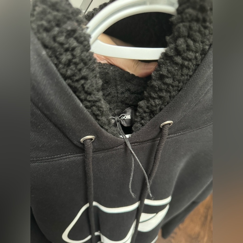 WE11DONE FUR LINED LOGO HOODIE - Picture 8 of 8